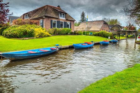 美丽的老荷兰村庄与传统房子, Giethoorn, 荷兰, 欧洲