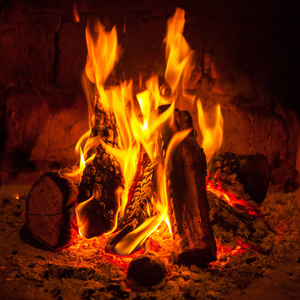 炉火在壁炉中燃烧, 火焰取暖照片