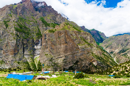 布尔纳自然保护区的自然景观与传统石屋, 是登山爱好者和尼泊尔最大保护区的热点地区