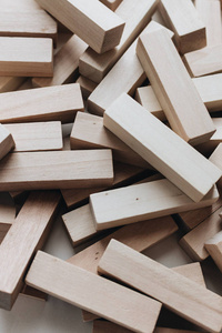 积木桌游戏的小木块堆图片