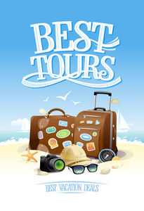 最佳旅游海报设计与两个大手提箱, 太阳镜, 帽子和相机, 夏季海滩背景