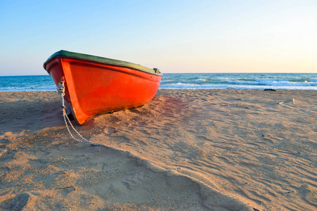 希腊 Kaifas 海滩上的小船