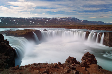 godafoss 与冰岛山瀑布