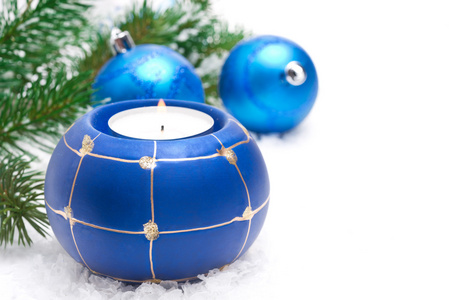作文与燃烧蜡烛和蓝色圣诞球