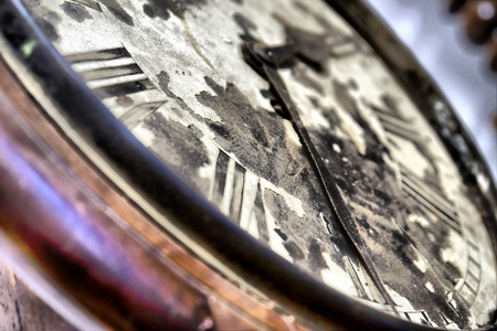 箭的旧古董钟表
