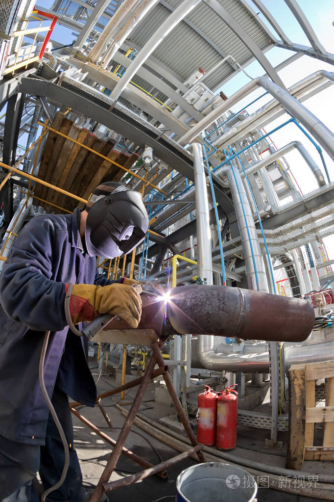 新管道安装中的焊接工程