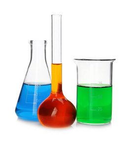 白色背景彩色样品的化学玻璃器皿