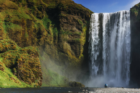 大瀑布 Skogafoss 在冰岛南部的 Skogar 镇附近