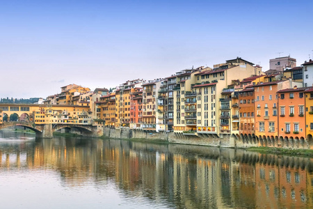 佛罗伦萨或佛罗伦萨在阿诺河上的意大利城市