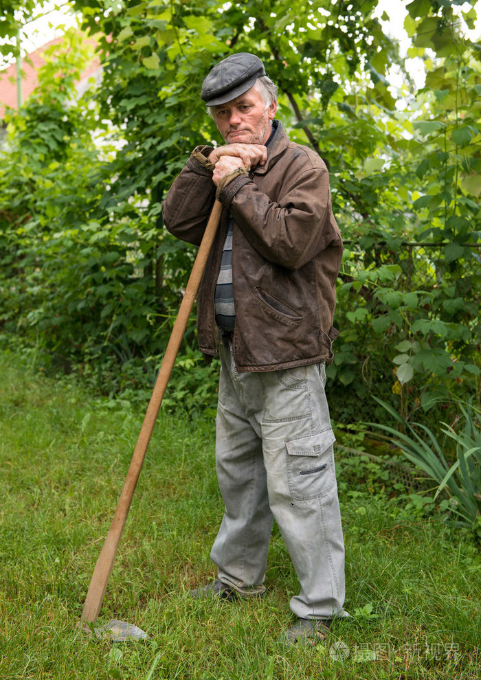 poorsad 用一把锄头的农民