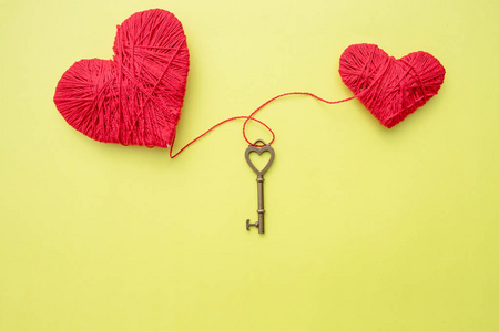 我的心脏概念的关键.爱情人节概念, 平躺照片.真心爱的钥匙照片