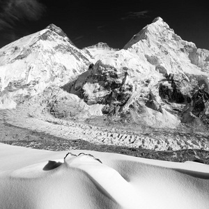 从 Pumo 的珠穆朗玛峰, 洛子峰和 Nuptse 的看法, 到珠穆朗玛峰基地营地, 萨加玛塔国家公园, 尼泊尔喜马拉雅山, 