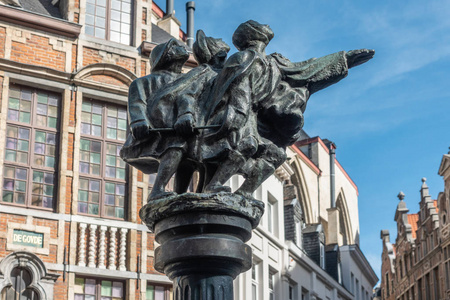 布鲁塞尔佛兰德斯的社会主义雕塑与青铜器