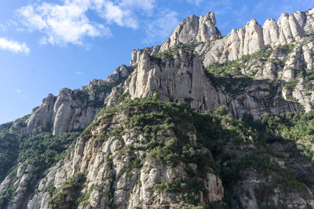 蒙特塞拉特山脉景观