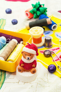 圣诞装饰和玩具在冬季假期