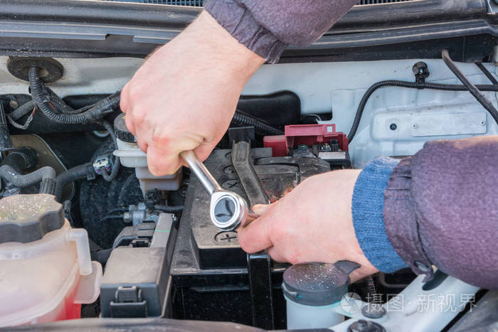 概念汽车维修在冬天