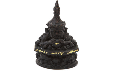黑泰国佛铜像上孤立图片