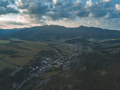 斯洛伐克农村山区鸟瞰图, 佳和 Habovka 的村庄