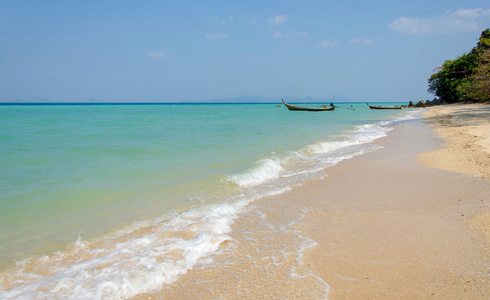地处热带的海滩 传统的长尾船 安达曼海 thaila