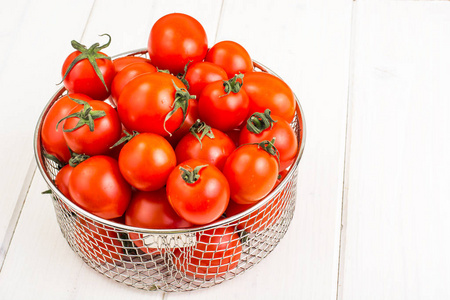 西红柿是新鲜成熟的小红