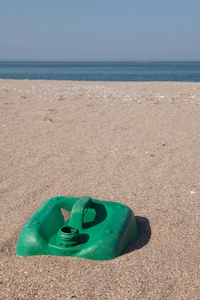 污染塑料杰瑞可以在海滩上