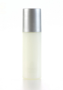 白色背景上的洗发水 凝胶或洗液塑料瓶