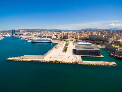 马赛码头的鸟瞰图老港圣让城堡和法国南部的 mucem