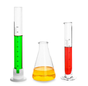 白色背景液体实验室玻璃器皿