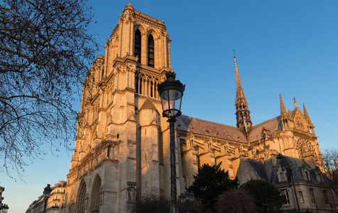 圣母玛利亚大教堂在晴朗的日子, 巴黎, 法国