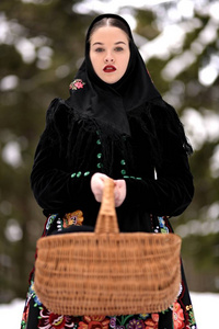 斯洛伐克民俗妇女冬季