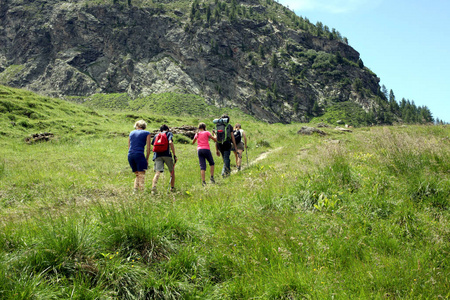 意大利阿尔卑斯山徒步旅行者小组