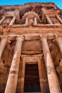 艾尔卡兹尼神殿在 petra，约旦