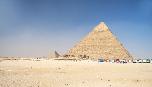 吉萨，埃及的金字塔