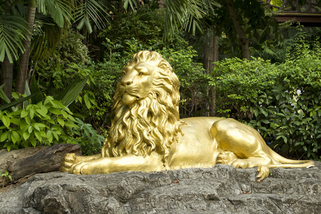 金狮子雕像金狮雕像照片