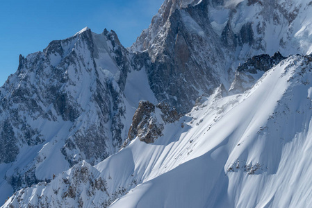 雪盖的山