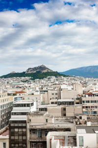 城市景观与高山对抗天空, 雅典, 希腊
