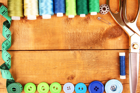 缝纫配件和织物上木表特写