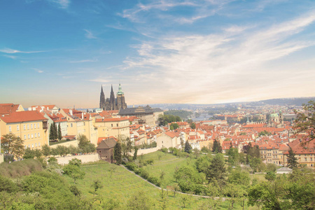 美丽的景色圣圣维特大教堂, 布拉格城堡和马拉麦卡在布拉格, 捷克共和国