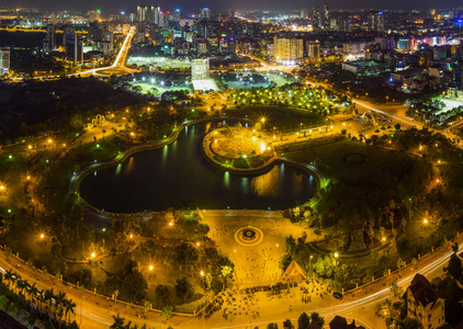 河内城市夜景.季爱雅公园鸟瞰图照片