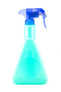 白色背景上的亮蓝色的喷液瓶