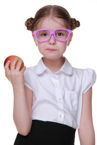 一个女生在眼镜吃苹果的肖像