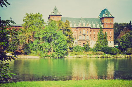 castello del 华伦天奴复古看