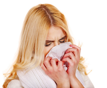 年轻女子的手帕有冷年轻的女人拿着冷风机小男孩与冷的发抖卡通矢量