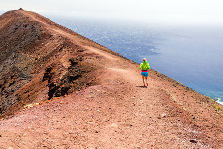 越野跑山中小径