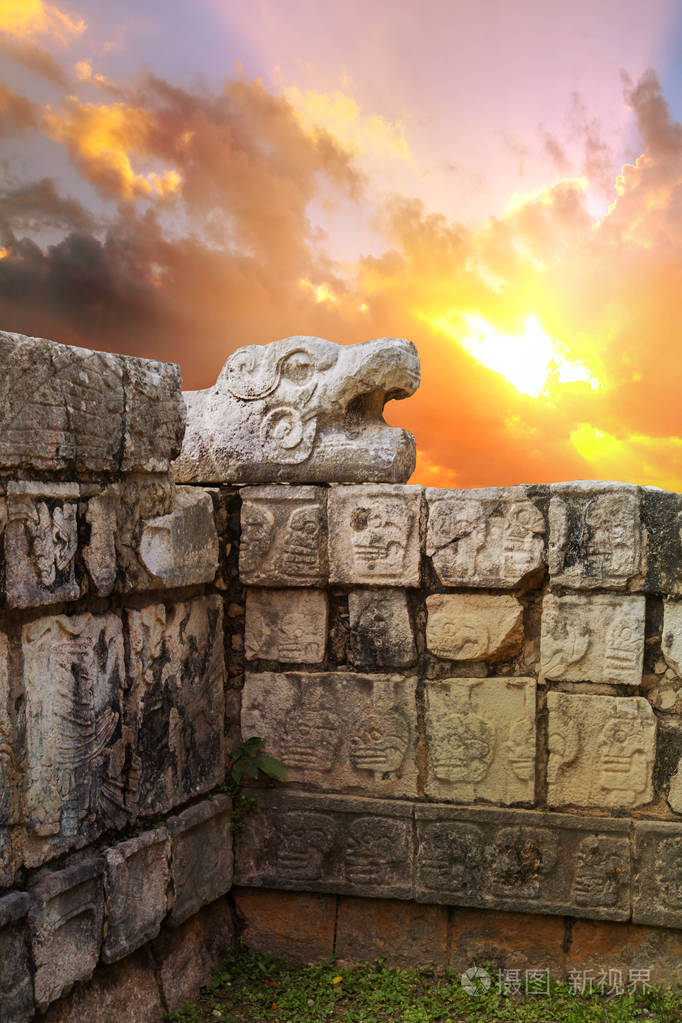 墨西哥 尤卡坦半岛 玛雅大球场和美洲虎寺在日落照片 正版商用图片06w6im 摄图新视界