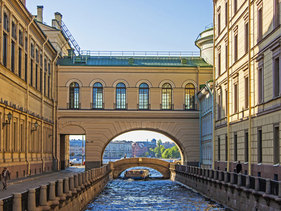 圣彼得堡，俄罗斯，2011 年 5 月 30 日。查看冬天运河和冬宫桥