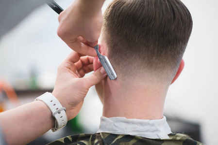 打造时尚男士理发发型照片