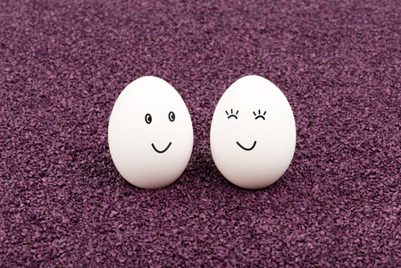 两个笑脸鸡蛋上紫砂图片