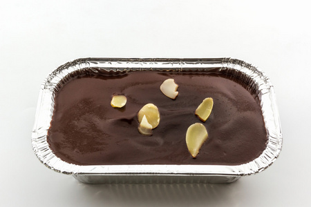 铝箔盒巧克力蛋糕