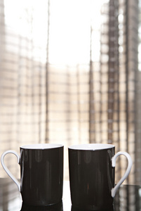 两个豪华黑色茶杯子